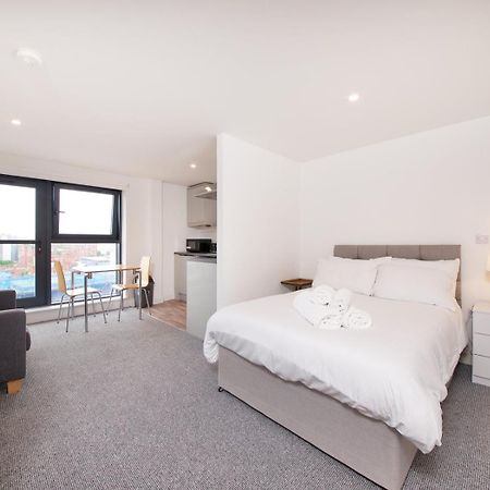 Guestready - Top Floor City View Studio Liverpool Exterior foto